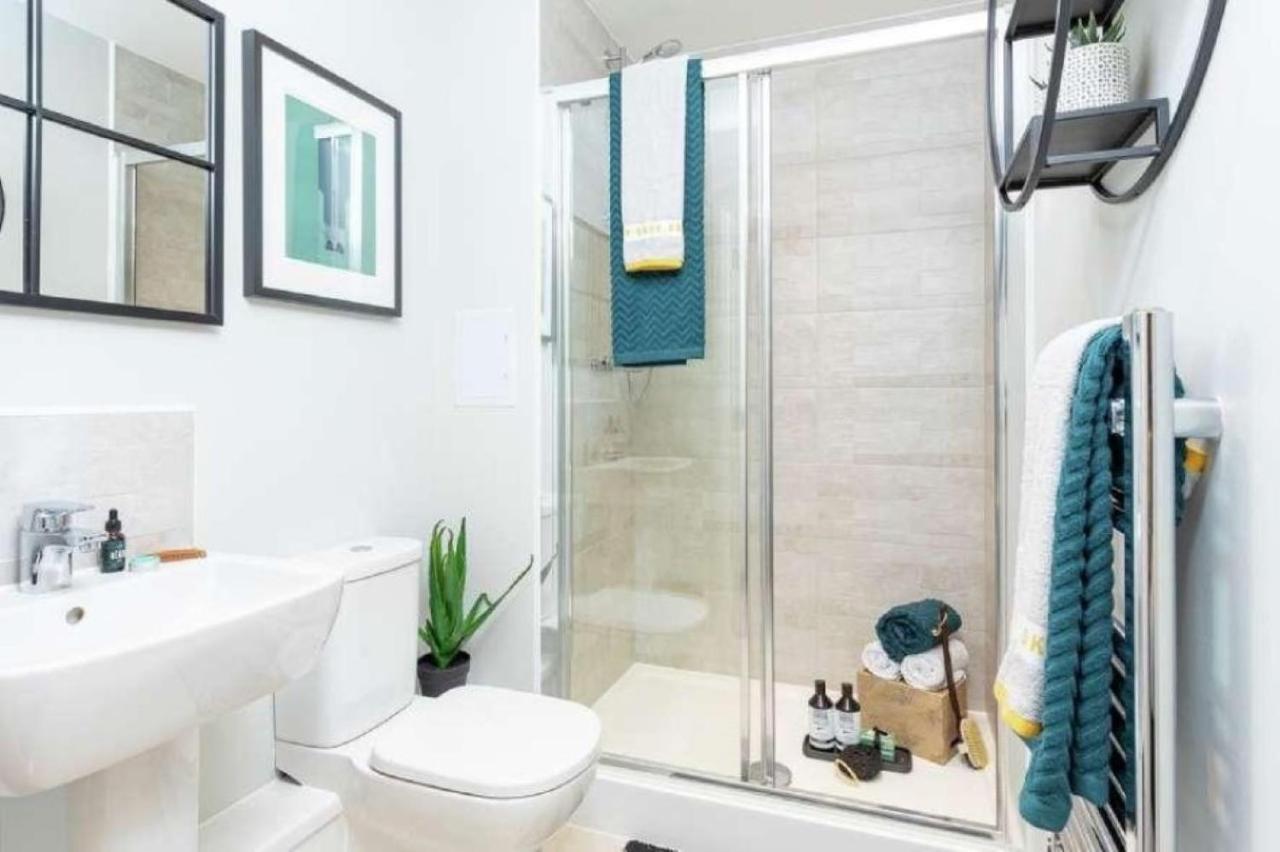 Newly Built Luxury 2 Bed Apartment!!! London Exterior photo